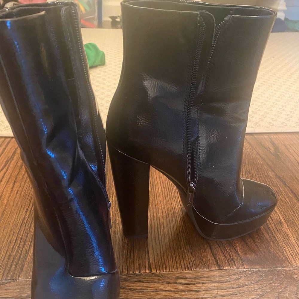 Jessica Simpson black pumps. Size 8.5